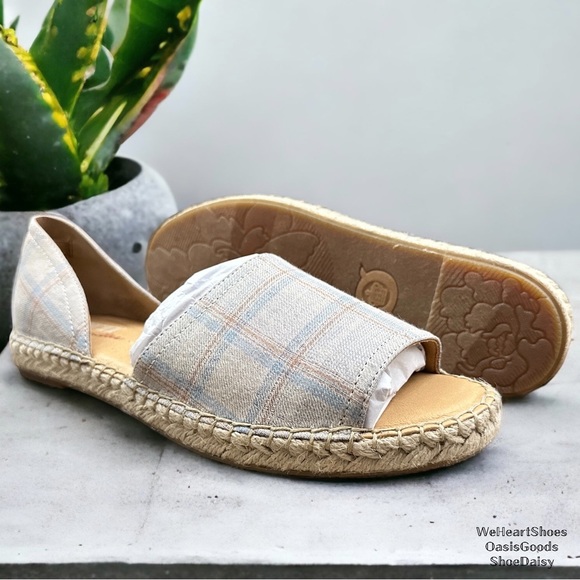 NIB Born Seak Slip On Comfort Flat Sandal Open Toe Closed Heel Taupe Fabric 9M - Picture 8 of 15